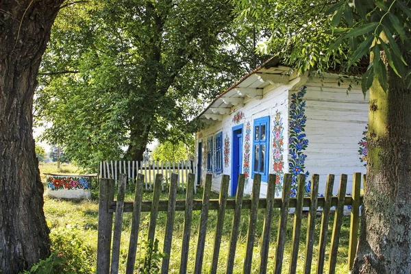 Залипи, Польша - 29июня2016: Красочная деревня - парк наследия — стоковое фото