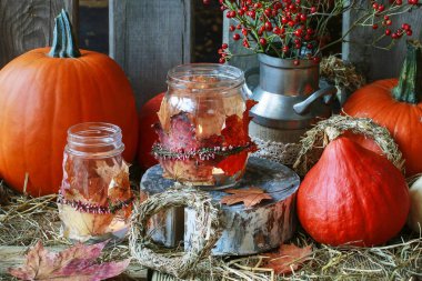 Kabak, saman, yaprak ve güzel lant ile Sonbahar süslemeleri