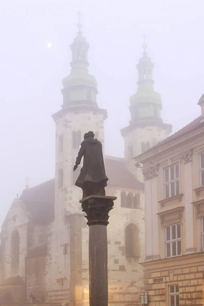 KRAKOW, POLAND - DECEMBER 06, 2015: Piotr Skarga statue in front — Stock Photo, Image