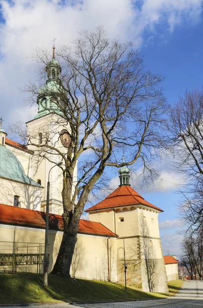 卡尔瓦利亚-泽布日多斯卡， 波兰 - 2016年2月9日： 卡尔瓦利亚泽布日多斯卡大教堂 — 图库照片