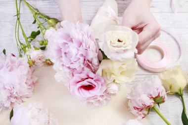 Gül ve EUS ile düğün misafirler için güzel bir hediye yapmak nasıl