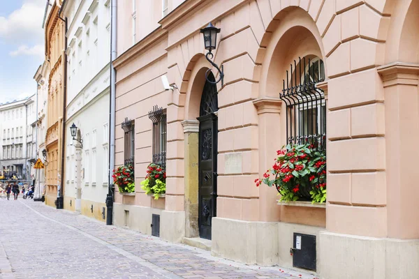 KRAKOW, POLONIA - 17 de agosto de 2018: La calle Golebia —  Fotos de Stock