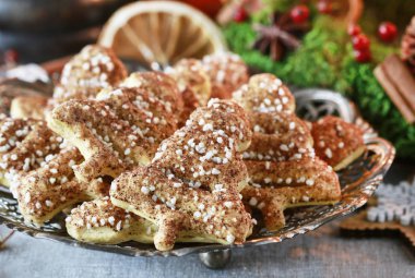 Noel ağacı şeklinde çerezleri. 