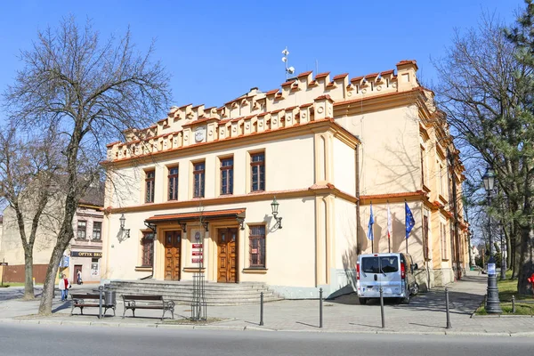 Wieliczka-02 april 2014: gebouw van het stadhuis — Stockfoto