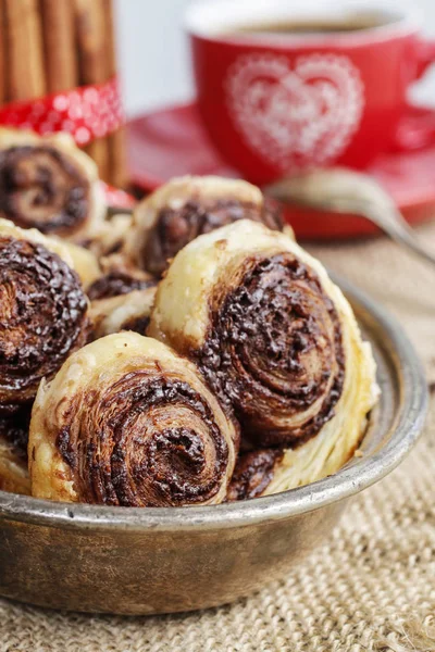 Biscoitos Palmier - biscoitos franceses feitos de massa folhada e chocol — Fotografia de Stock