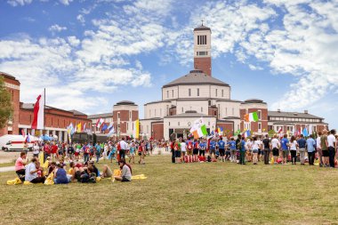 Krakow, Polonya - 26 Temmuz 2016: John Paul II Merkezi, Hacılar 