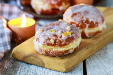 Yağ Perşembe kutlama-geleneksel Lehçe Donuts dolu