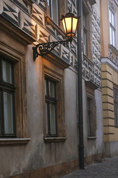 KRAKOW, POLONIA - 14 OTTOBRE 2015: Kanonicza street in early even — Foto Stock