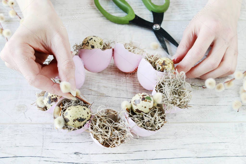 How to make Easter table decoration with egg shells, spanish mos