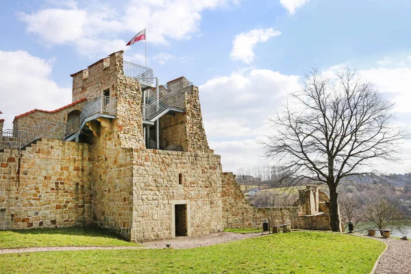 Dobczyce, Polska-20 marca 2019: ruiny średniowiecznego zamku — Zdjęcie stockowe