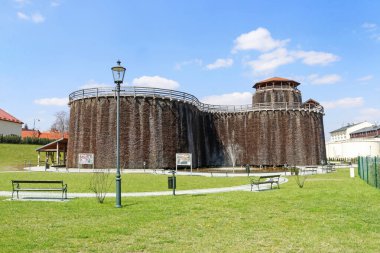 Wieliczka, Polonya - 15 Nisan 2019: Mezuniyet kulesi