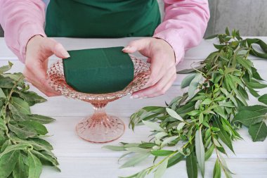 Yaz düğünü için modern masa süsü nasıl yapılır?