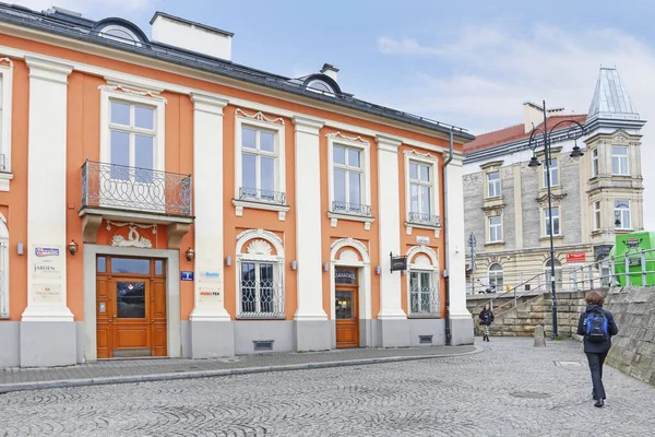 Krakow, Polen - 15 april 2019: Gamla lägenheter i Podgorze quarte — Stockfoto