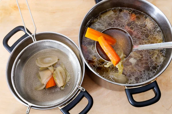 Шаги Приготовления Куриного Супа Бульона Кухне — стоковое фото