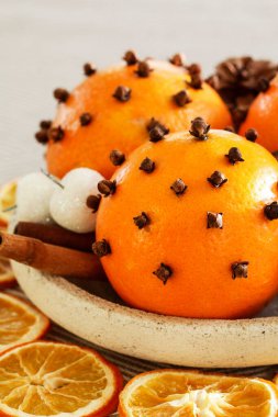 Turuncu Pomander topları. Geleneksel Noel süsü. Şenlik zamanı