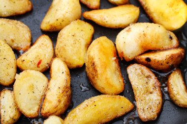 Otlarla kızarmış patates nasıl yapılır ki? Adım adım, özel ders. Yemek zamanı.