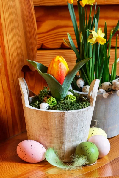 Beautiful Spring Flowers Wooden Table Traditional Easter Decoration Spring Time — Stock Photo, Image