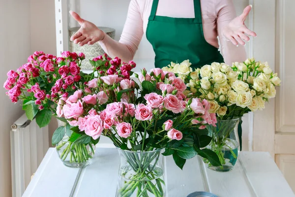 Świeże Róże Sprzedaż Kwiaciarni Hobby Ogrodowe — Zdjęcie stockowe