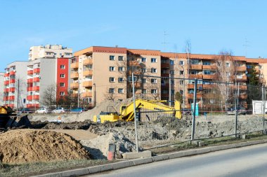 KRAKOW, POLAND - 09 Mart 2020: Krakow, Polonya 'da apartman blokları olan tipik bir konut.