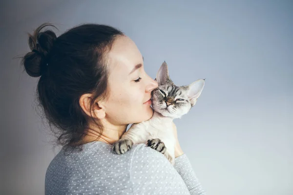 Life Style Photo Casual Dressed Female Holding Petting Kissing Cute — Stock Fotó