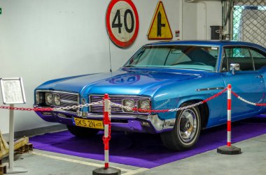 Koscierzyna, Polonya 23 Eylül 2018 ; Müze, Koscierzyna, Polonya klasik, eski Amerikan araba sergisi.