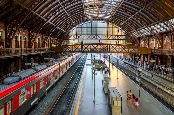 Sao Paulo Brazilië Juli 2018 Verhuizen Binnen Het Luz Station Rechtenvrije Stockfoto's