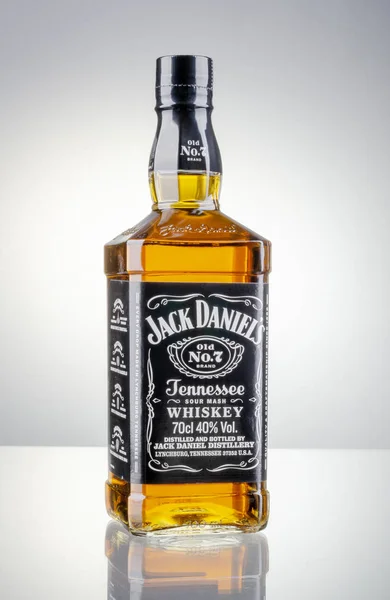 Kwidzyn Poland April 2018 Bottle Jack Daniels Whiskey Isolated Gradient — Stock Photo, Image