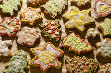 lezzetli el yapımı Zencefil kek gri kağıt üzerinde