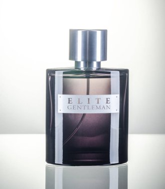 Avon kozmetik degrade arka plan üzerinde izole. Avon ürünleri Inc David Mcconnell tarafından 1886 yılında İngiltere'de kurulmuştur. 