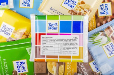 Ritter spor çikolata barları çeşitliliği. Ritter spor Stuttgart-Bad Cannstatt, Almanya 1912 yılında kurulmuştur