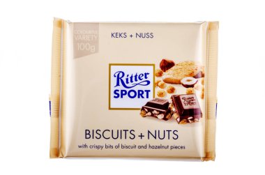 Beyaz arka plan üzerinde izole Ritter Sport çikolata bar. 
