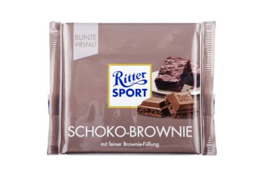 Beyaz arka plan üzerinde izole Ritter Sport çikolata bar. 