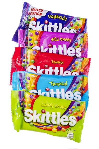 Skittles Caramelle Aromatizzate Alla Frutta Isolate Fondo Bianco — Foto Stock