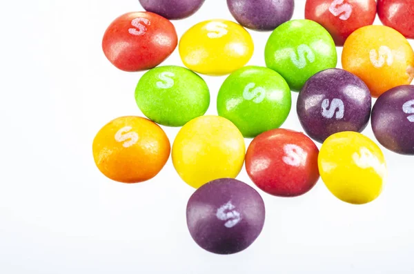 Skittles Caramelle Aromatizzate Alla Frutta Isolate Fondo Bianco — Foto Stock