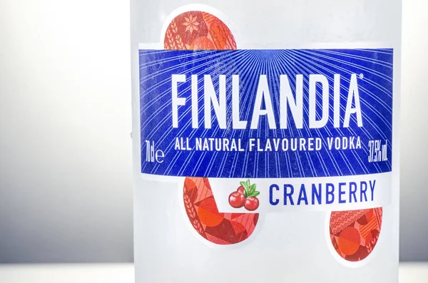Cranberry Smaak Finlandia Wodka Gradiënt Achtergrond Finlandia Wodka Geproduceerd Uit — Stockfoto