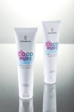 Merhaba Vücut kozmetik gradyan arka plan izole. Merhaba Vücut kozmetik güvenli ve doğal maddeler var ve hayvanlar üzerinde test edilmez. 