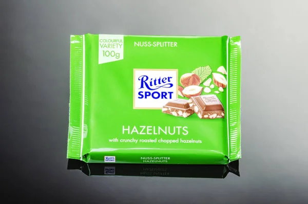 Barra Chocolate Ritter Sport Aislada Sobre Fondo Degradado Ritter Sport —  Fotos de Stock