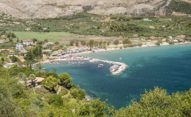 Yunanistan 'ın Zakynthos adasının güney batı kıyısındaki Keri kumlu plajında manzara