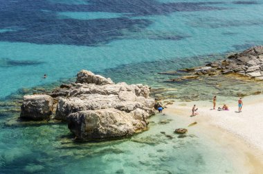 Yunanistan 'ın Zakynthos adasının kuzey doğu kıyısındaki Xigia kumlu plajı
