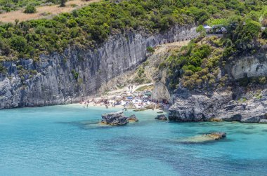 Yunanistan 'ın Zakynthos adasının kuzey doğu kıyısındaki Xigia kumlu plajı