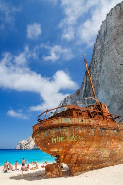 Navagio kumsalında ünlü bir gemi enkazı. Yunanistan 'ın Zakynthos adasının batı kıyısında yer almaktadır..