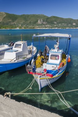Alykanas limanında balıkçı tekneleri. Alykanas Yunanistan 'ın Zakynthos adasının doğu kıyısında yer almaktadır..
