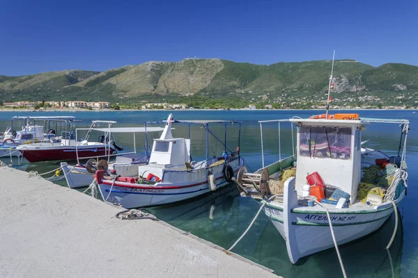 Fiskebåtar Alykanas Hamn Alykanas Ligger Östkusten Zakynthos Grekland — Stockfoto