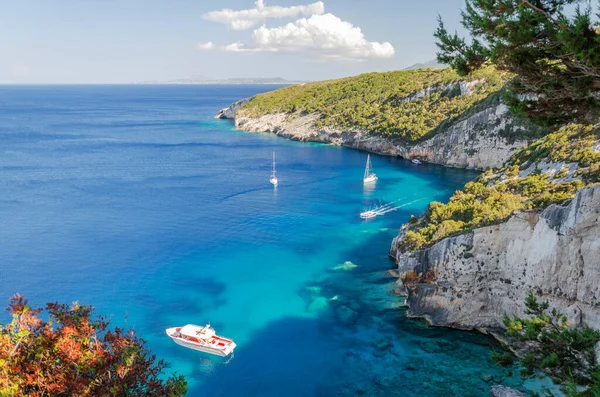 绿松石卡瑞塔 特拉姆波里诺岩石海滩上的风景如画 它位于希腊爱奥尼亚海的Zakynthos岛东北海岸 — 图库照片