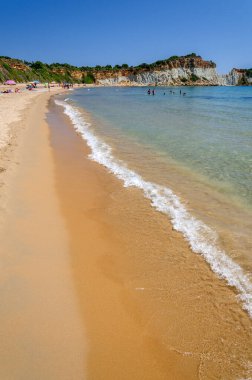 Yunanistan 'ın İyon Denizi kıyısındaki Zakynthos adasının Vassilikos yarımadasında bulunan karetta deniz kaplumbağalarının üreme alanı..
