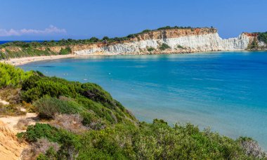 Yunanistan 'ın İyon Denizi kıyısındaki Zakynthos adasının Vassilikos yarımadasında bulunan karetta deniz kaplumbağalarının üreme alanı..