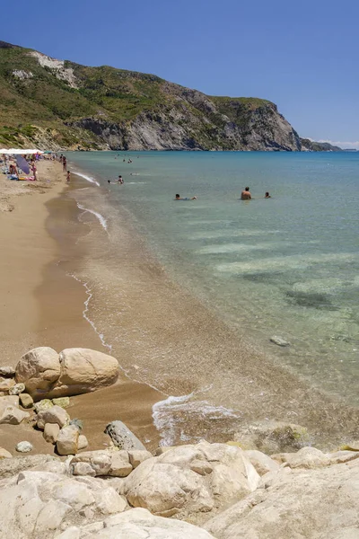 Praia Pitoresca Areia Kalamaki Situada Baía Laganas Ilha Zakynthos Mar — Fotografia de Stock