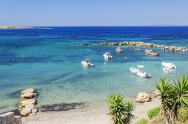 Güzel Porto Roma kumlu plajı. Yunanistan 'ın Zakynthos adasının güney doğu kıyısındaki Vassilikos yarımadasında yer almaktadır..