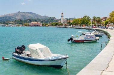 Zakynthos şehrinin resimli manzarası. İyon Denizi 'ndeki Zakynthos adası Yunanistan' ın batısında yer almaktadır..
