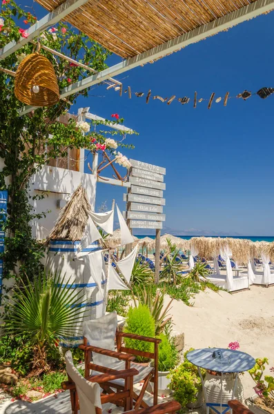 Straw Beach Umbrellas Sun Chairs Sandy Beach East Coast Zakynthos — Stock Photo, Image